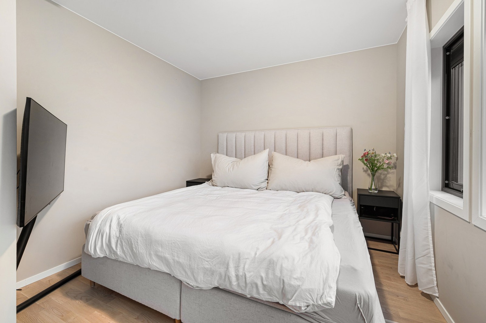 I 2.etasje er det 3 romslige soverom. Galleribilde