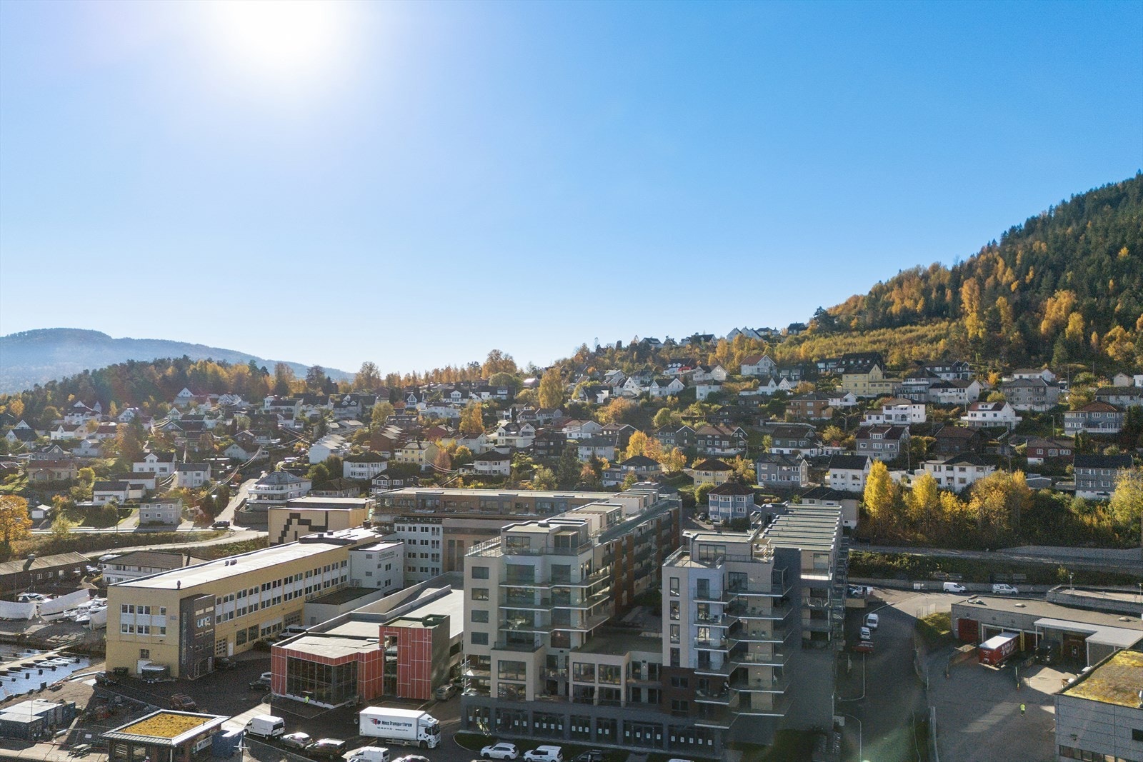 Her har du nærhet til marka som gir gode turmuligheter, blant annet på Nordbykollen, hvor du finner utsiktspunkter og stier. Galleribilde