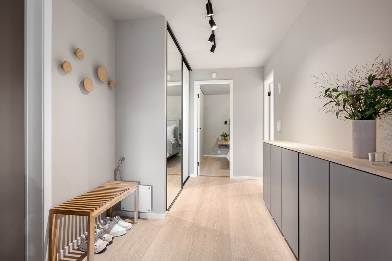 Entreen gir et godt førsteinntrykk av boligen Galleribilde