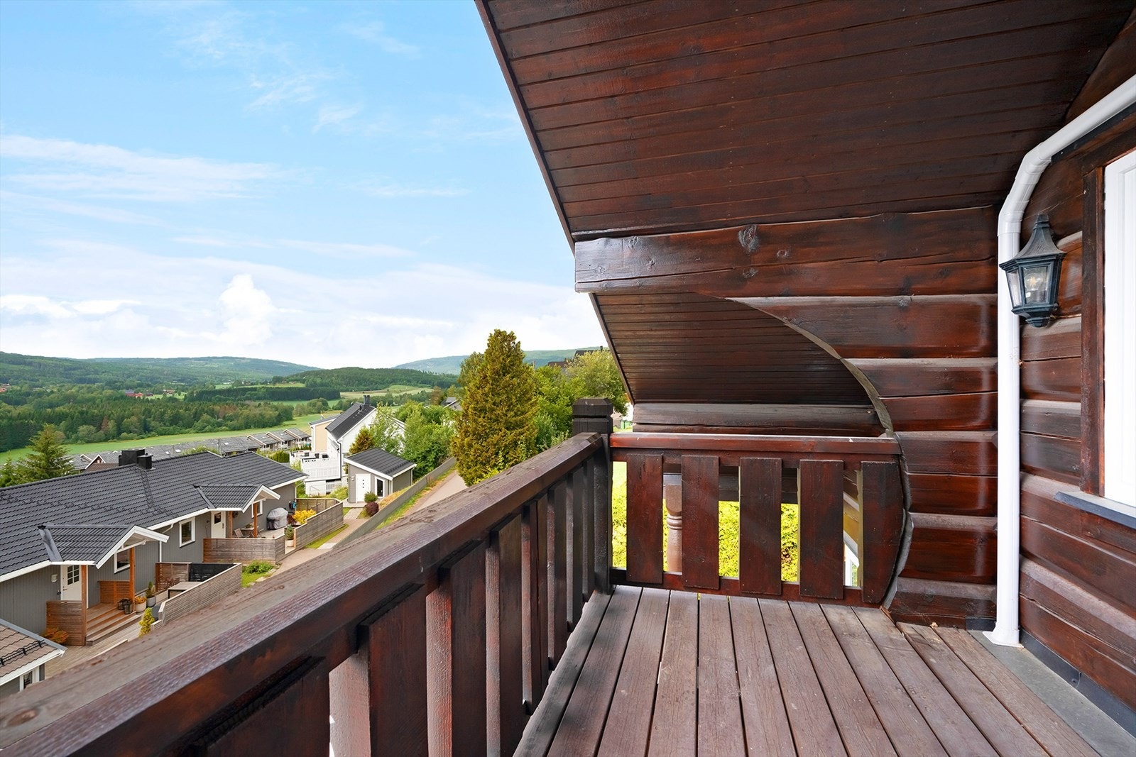 Her bor du høyt og fritt med fantastisk utsikt over omgivelsene! Galleribilde