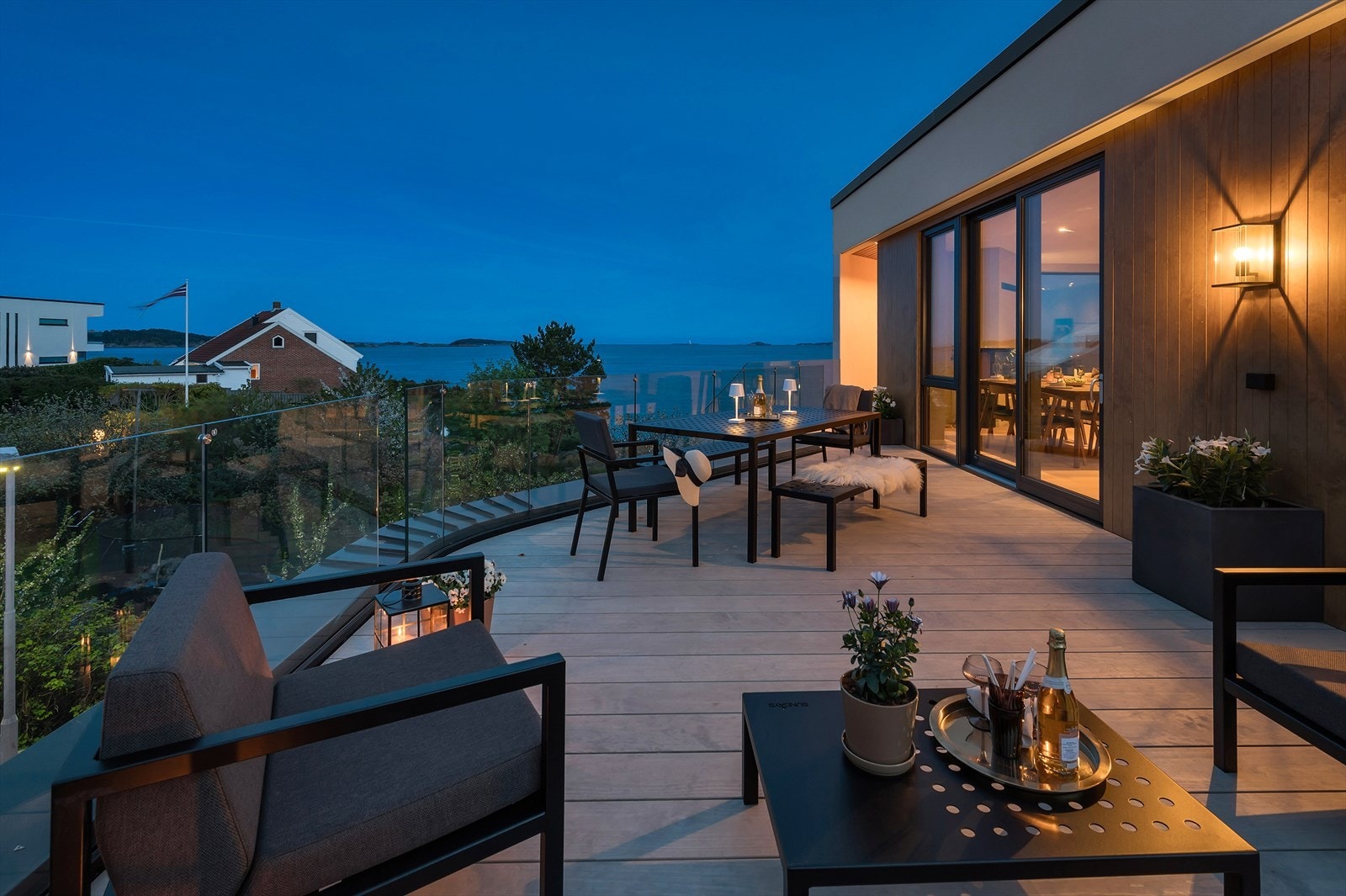 Boligen er bygget med fokus på kvalitet, funksjonalitet og praktiske løsninger Galleribilde