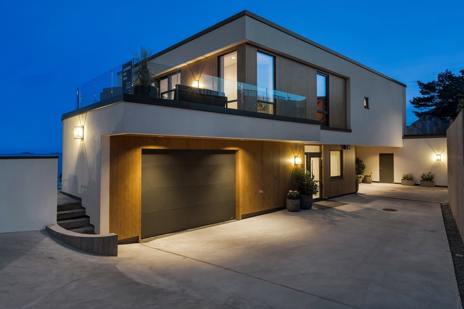 Rålekre detaljer på boligen som gir det rette inntrykket ved adkomst Galleribilde