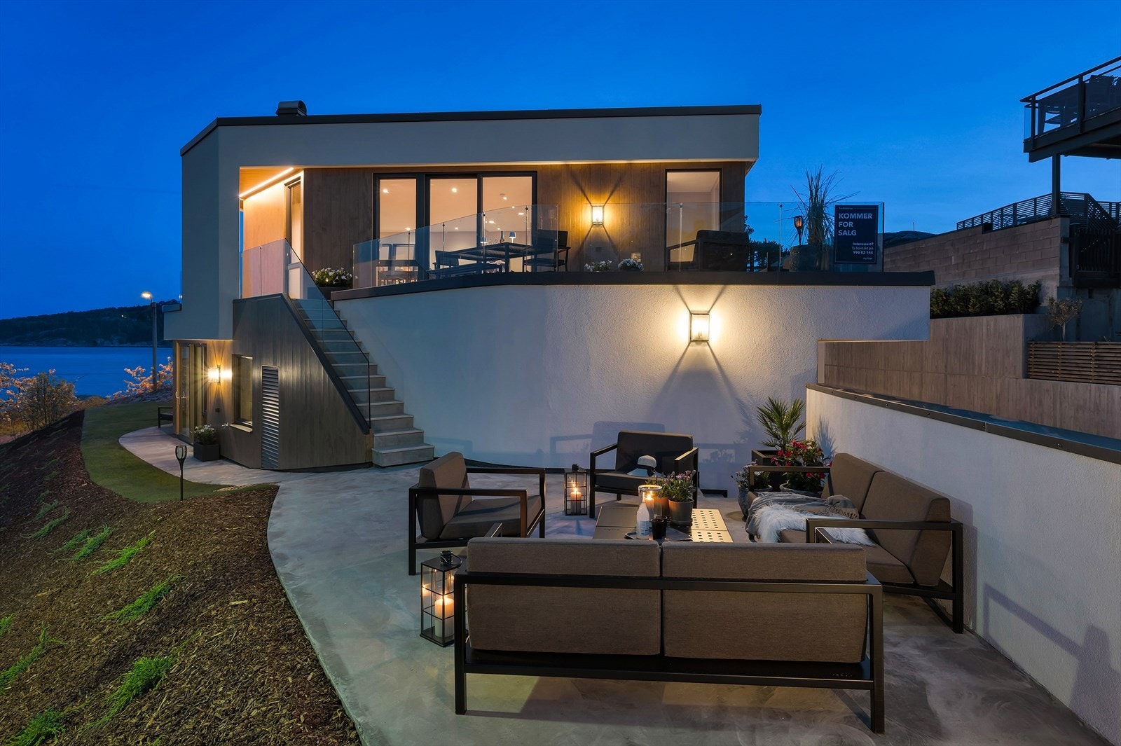 Med nærhet til hav og natur, skoler i alle trinn, dagligvarebutikker og enkel tilgang til byens fasiliteter - en perfekt balanse for deg som ønsker det beste Galleribilde