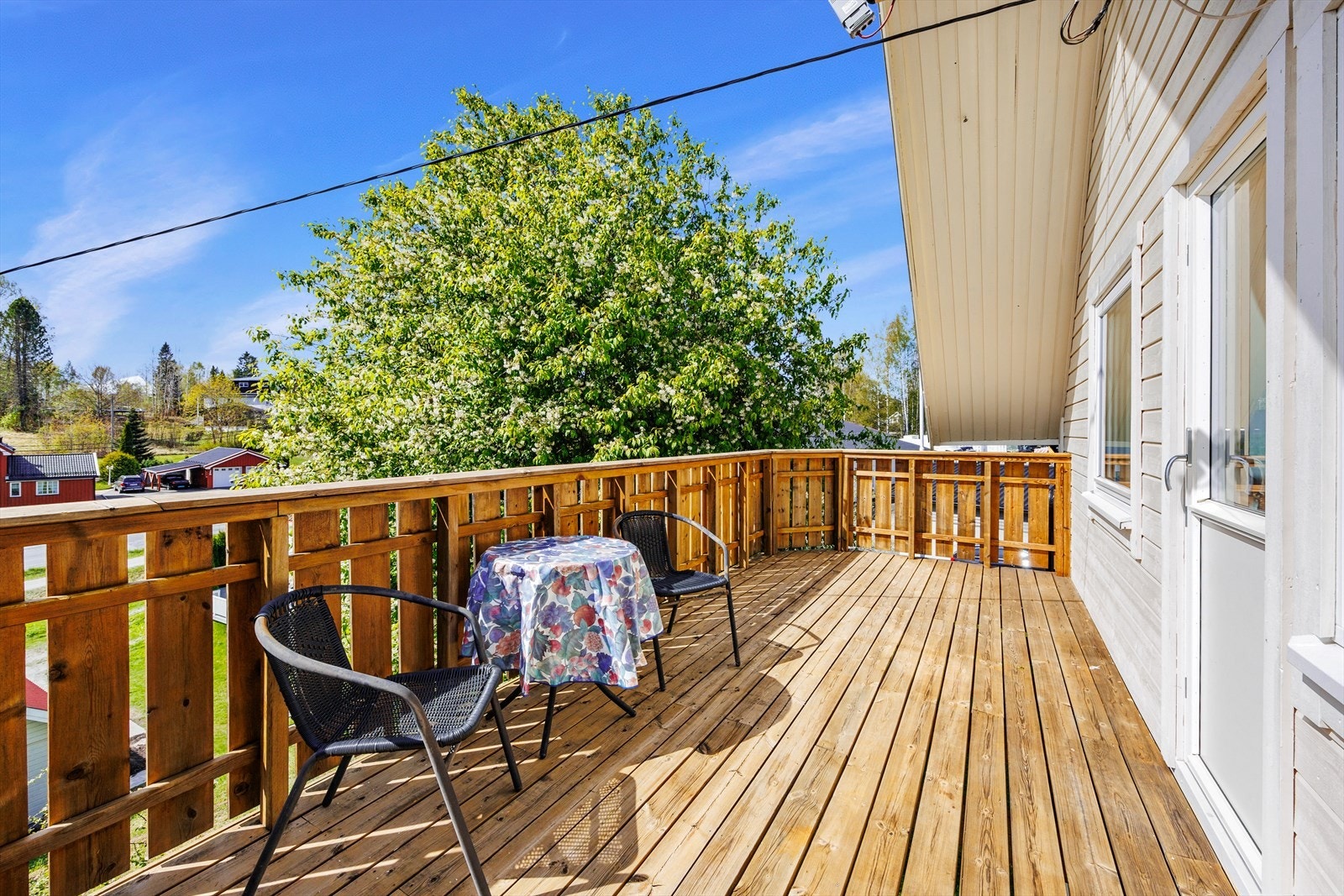 Balkongen utenfor soverommet er av fin størrelse med sine 16m². Galleribilde