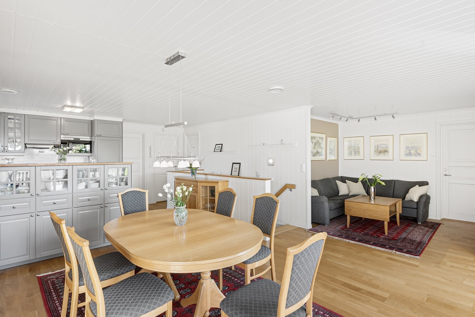 Her kan du invitere venner og familie på hyggelige middager Galleribilde