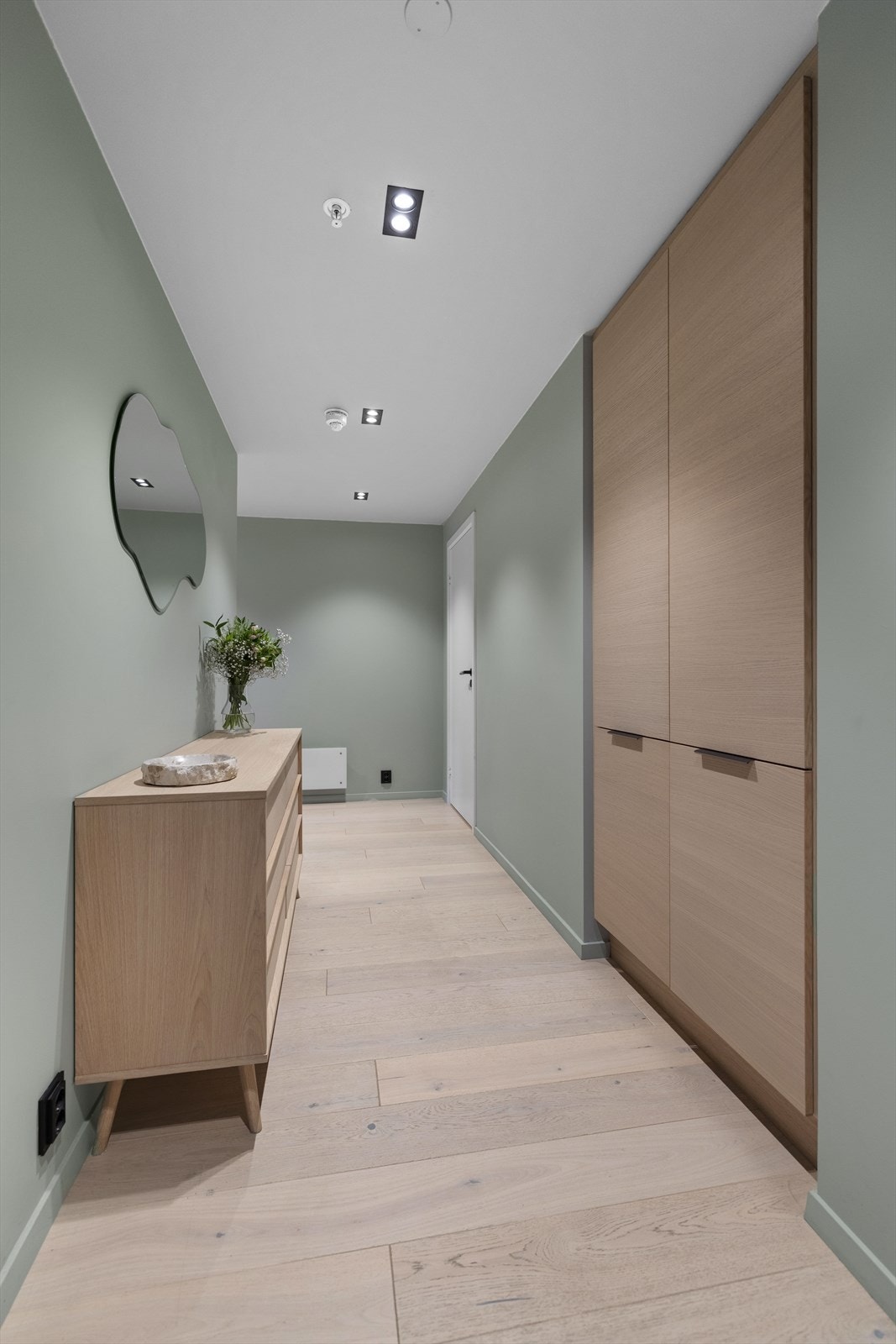 Velkommen hjem - gang med plass, orden og stil. Galleribilde