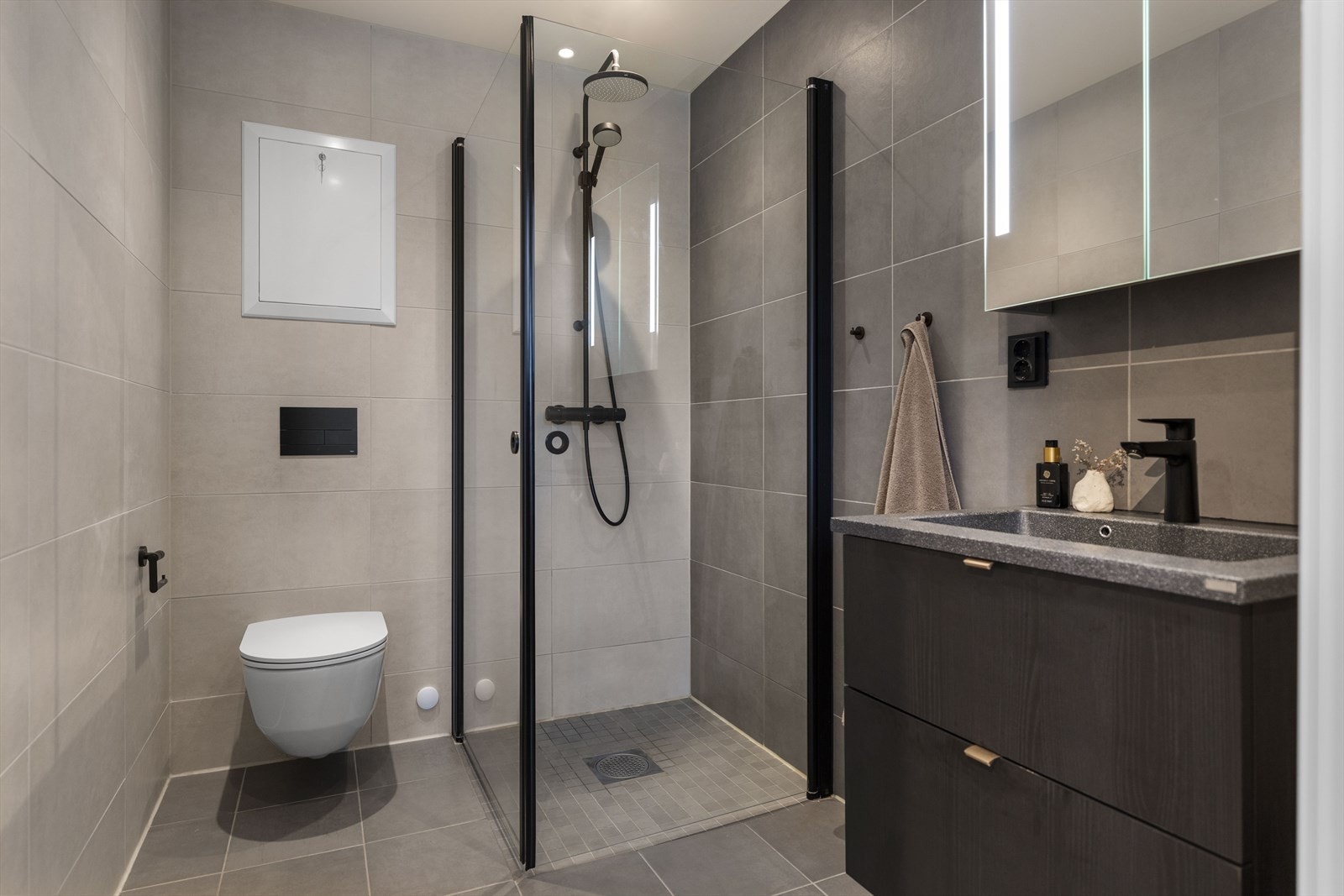 Hovedsoverom med eget bad. Galleribilde