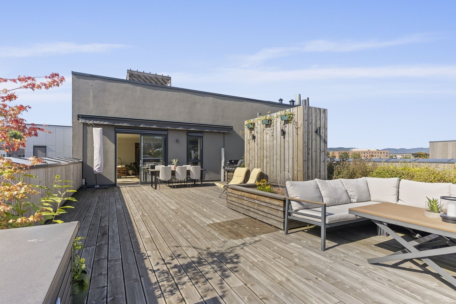 Her kan den romslige takterrassen deles inn i flere soner. Galleribilde