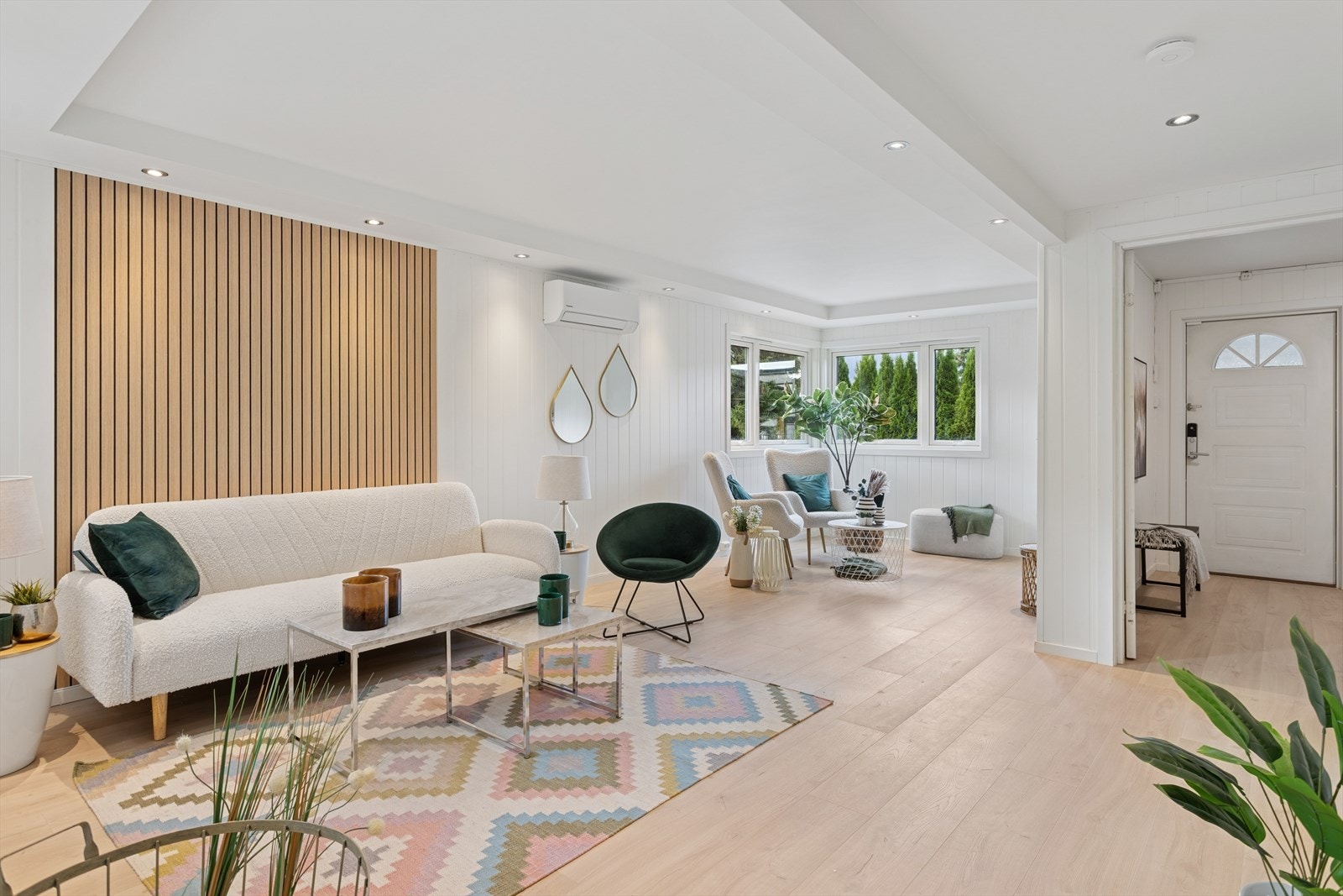 Her er det downlights i himling for en behagelig belysning og atmosfære. Galleribilde