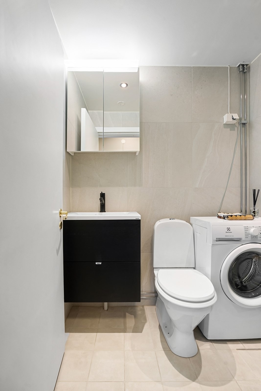 Inngang til badet fra entré. Galleribilde