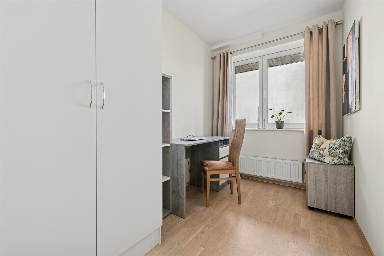 Ypperlig som barnerom, gjesterom eller hjemmekontor. Galleribilde