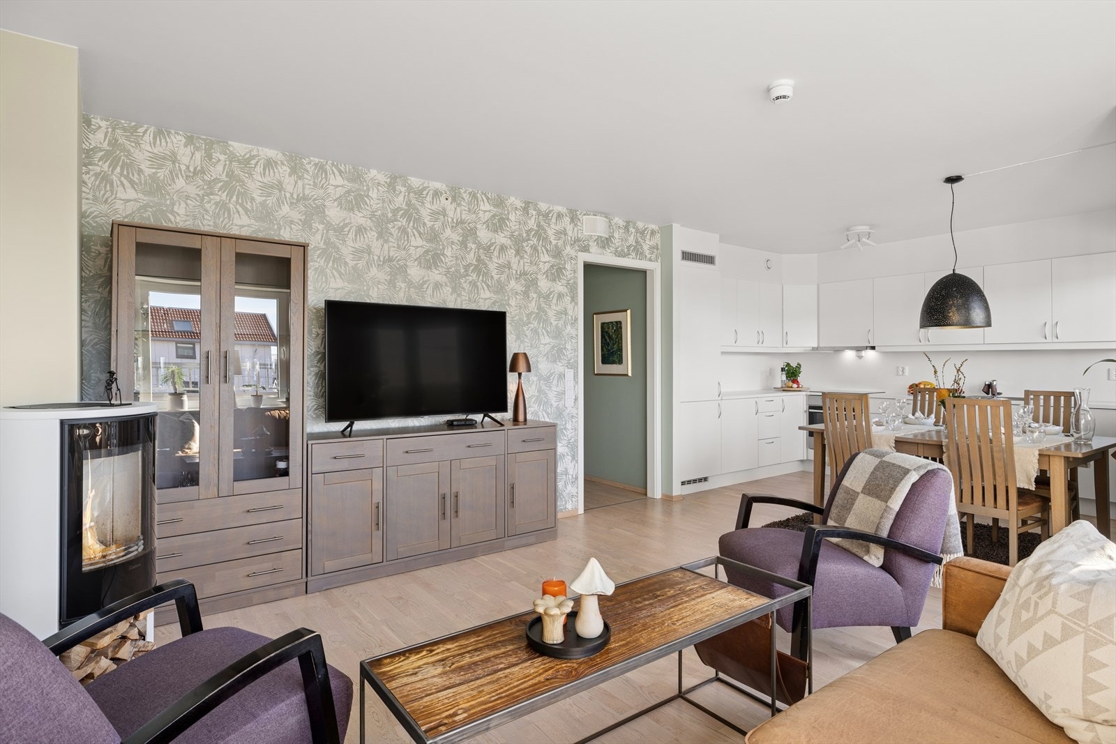 Stuen har plass til flere møbleringsmuligheter for å skape den stuen du selv ønsker. Galleribilde