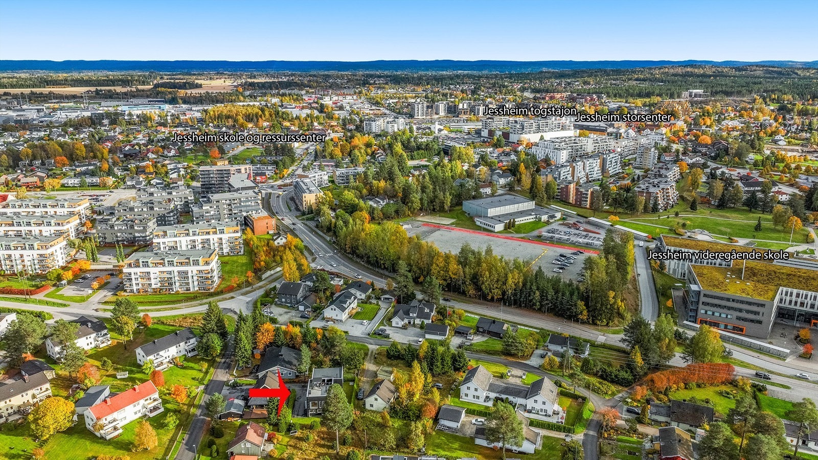 Tilbaketrukket og rolig beliggenhet i familievennlig område med gangavstand til alt sentrum har å by på. Galleribilde