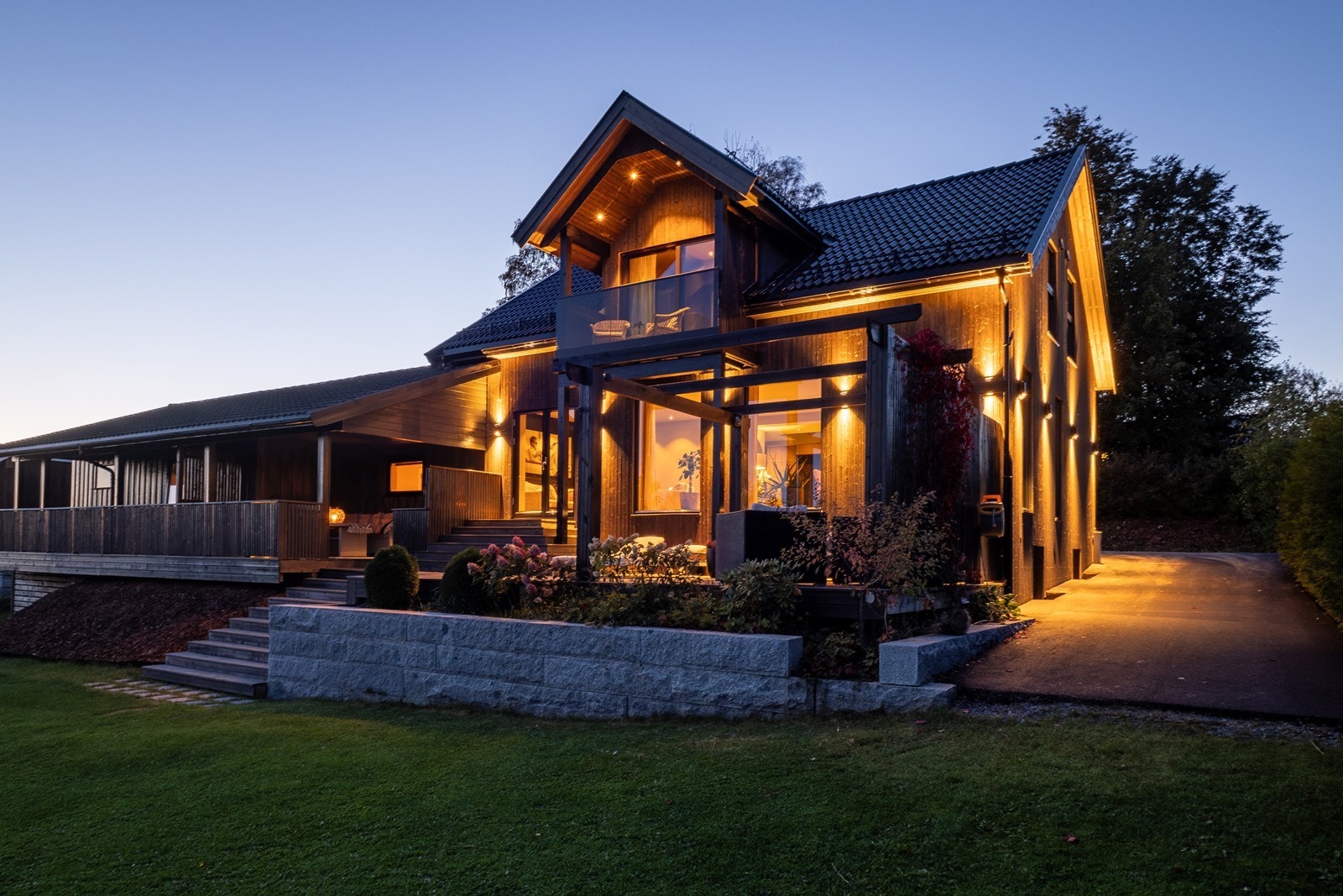 En gjennomført stil med fokus på detaljer, også på uteområdene. Galleribilde