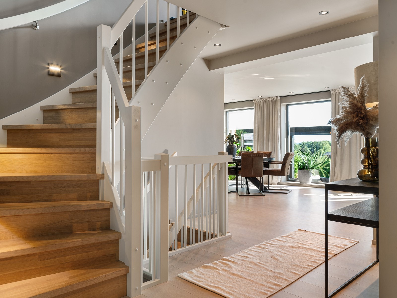 Vi tar trappen videre opp til boligens private sone på loftet. Galleribilde