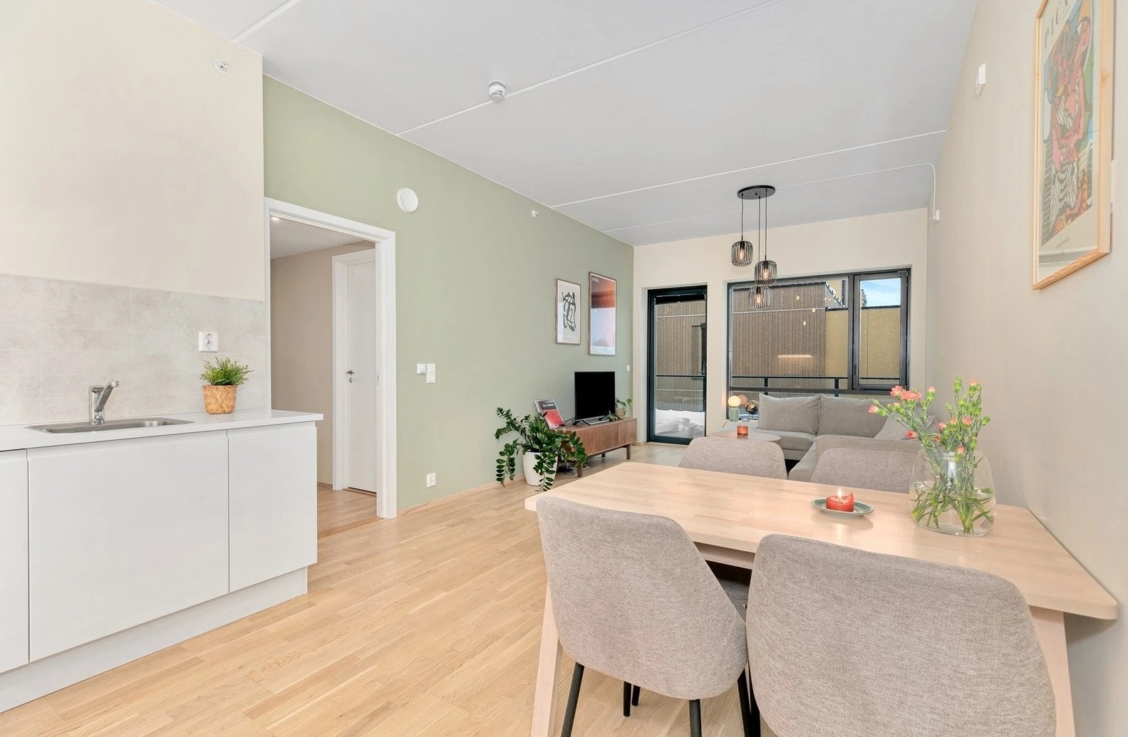 Stue- og kjøkkenløsning. Galleribilde