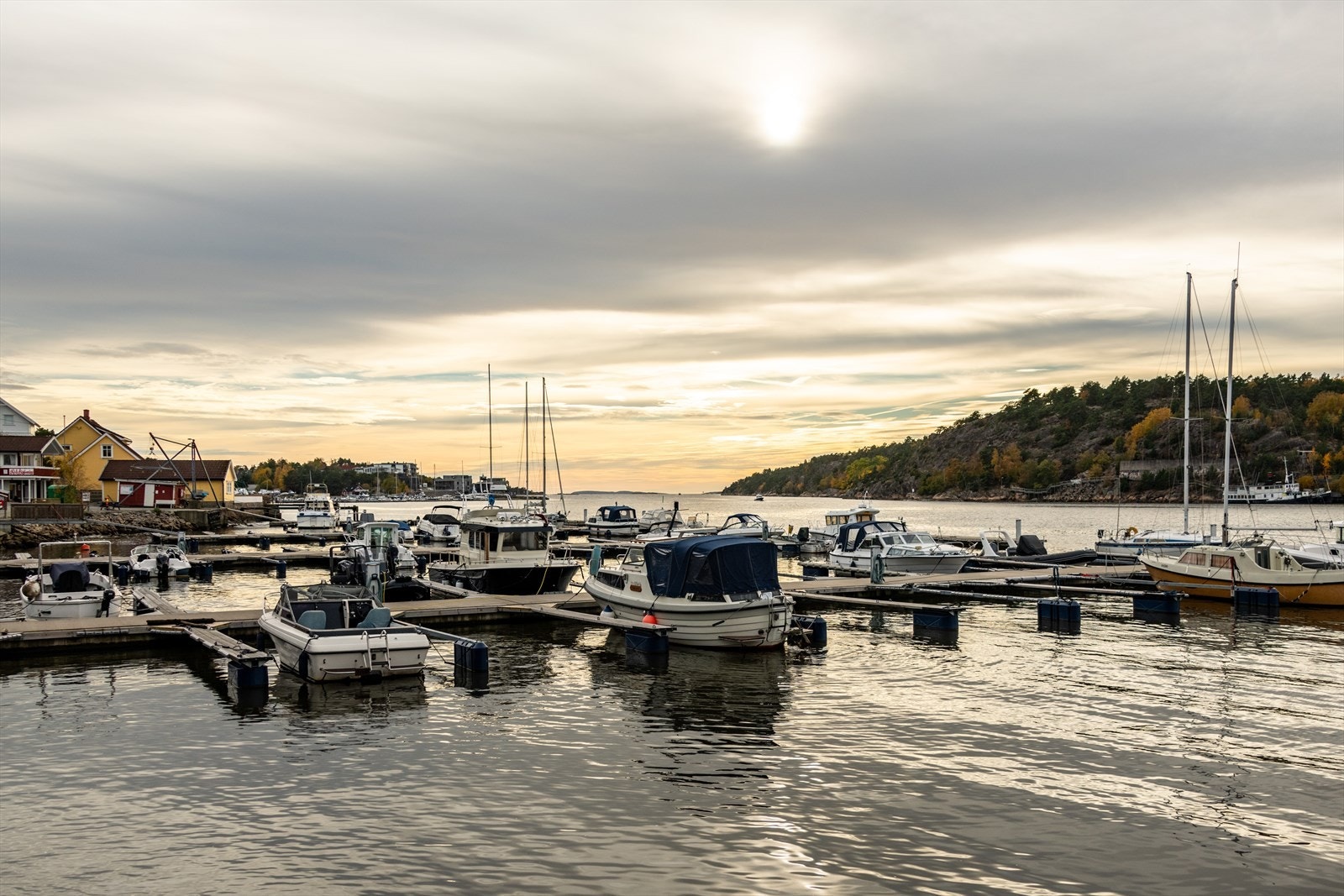 Rød båthavn Galleribilde