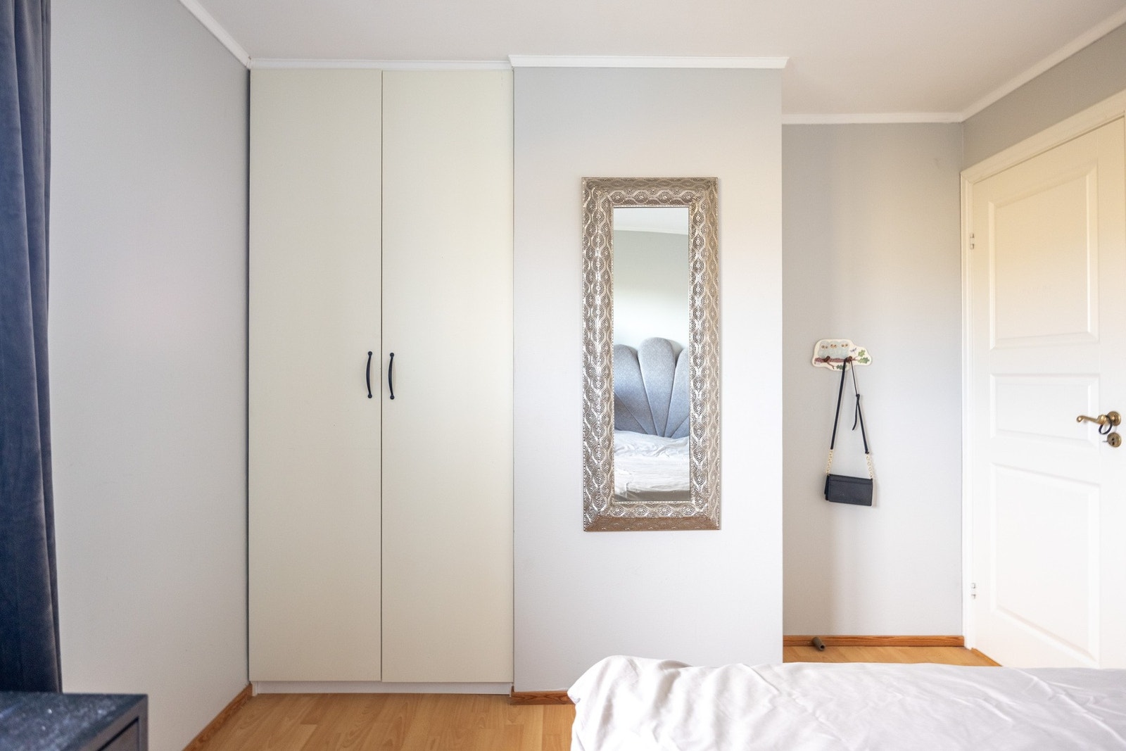 Medfølgende garderobeskap. Galleribilde