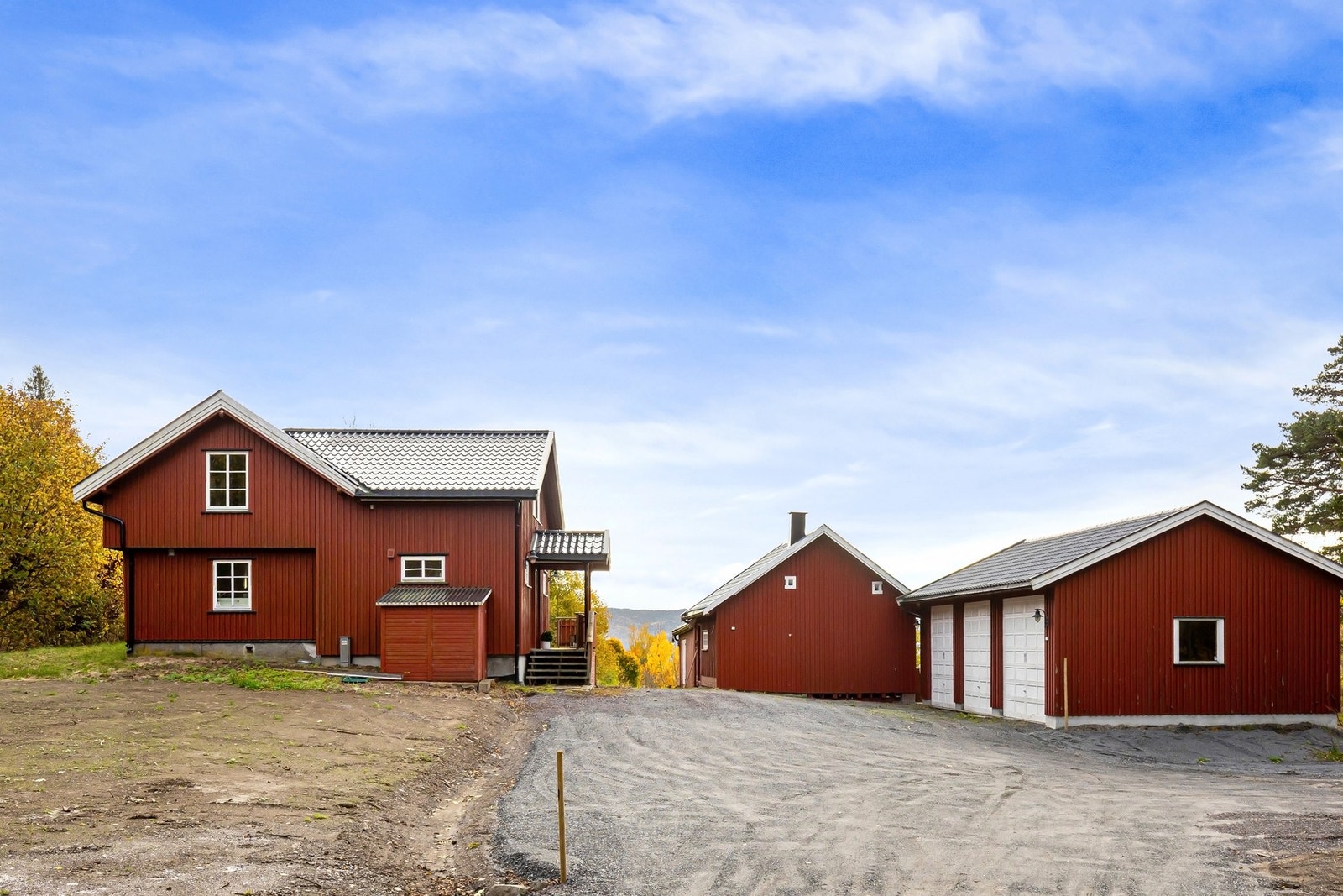 Dette er en sjarmerende enebolig med idyllisk beliggenhet på Sollihøgda Galleribilde