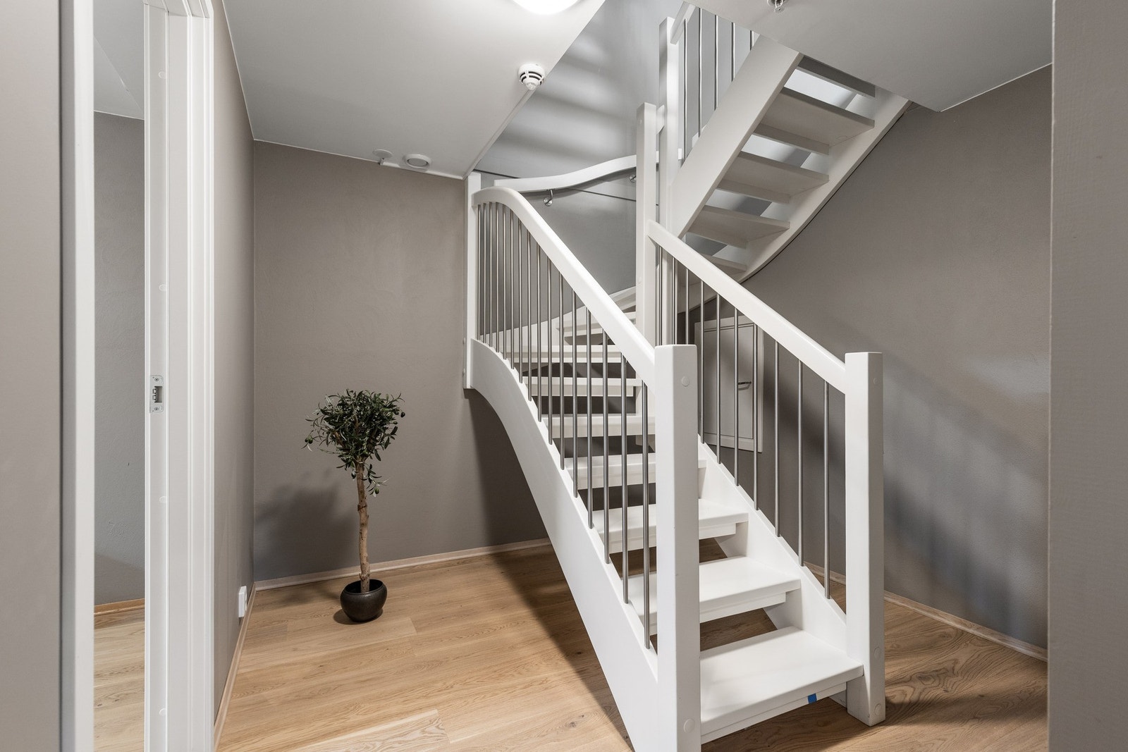 Kjelleretasjen byr på mange muligheter - tilpass etter dine behov og livsstil. Galleribilde