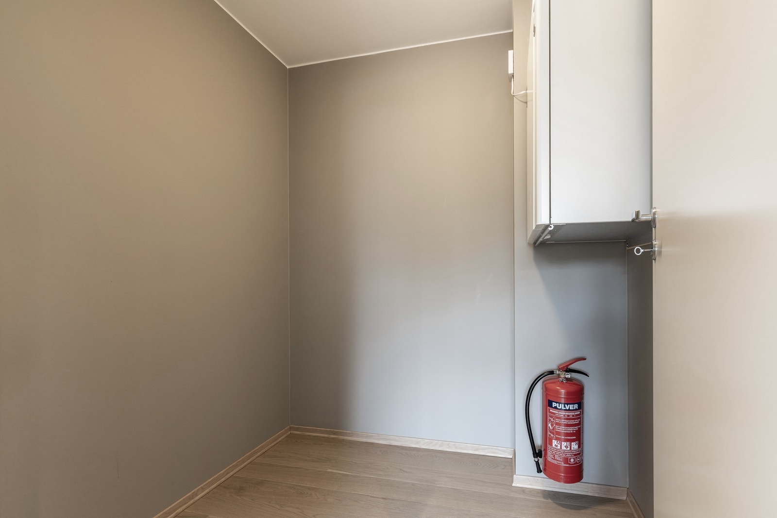 Teknisk rom har plass til oppbevaring Galleribilde