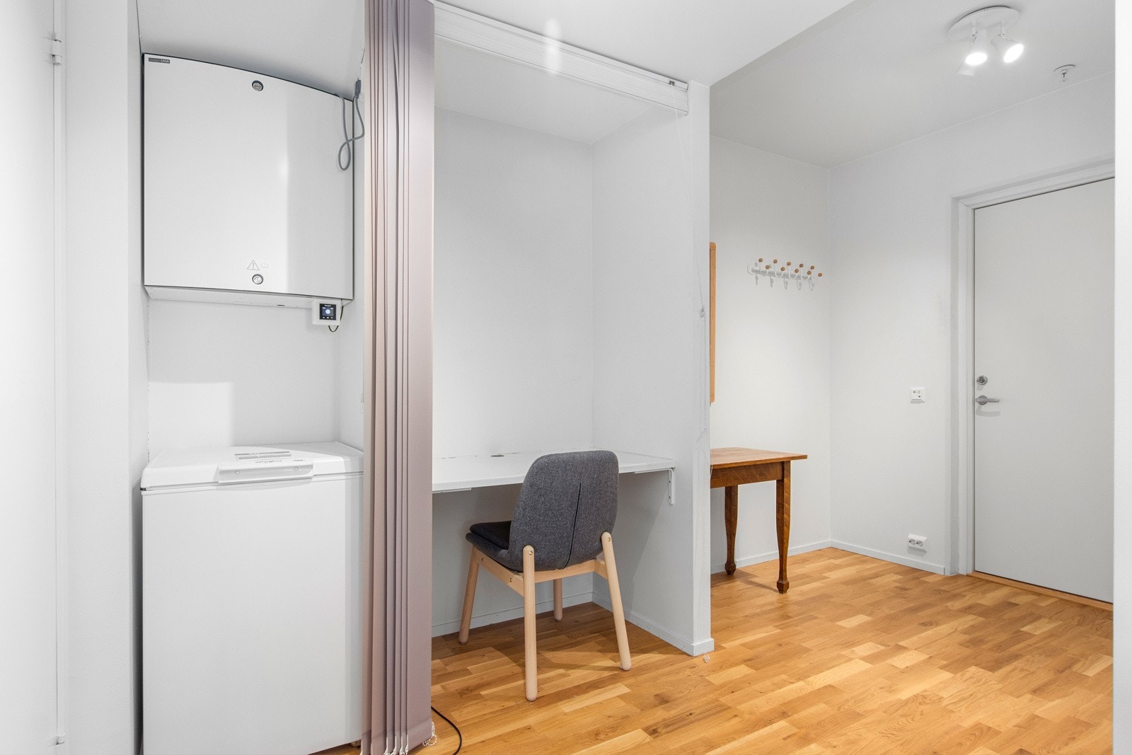 Gangen har også en kontorkrok. Galleribilde