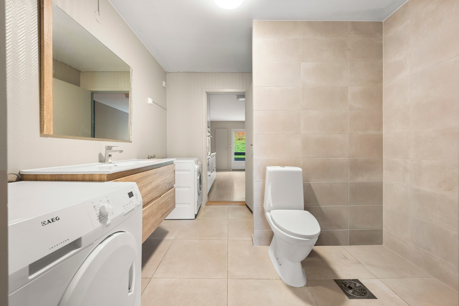 Bad/wc med plass til dusjkabinett + vask og tørk Galleribilde