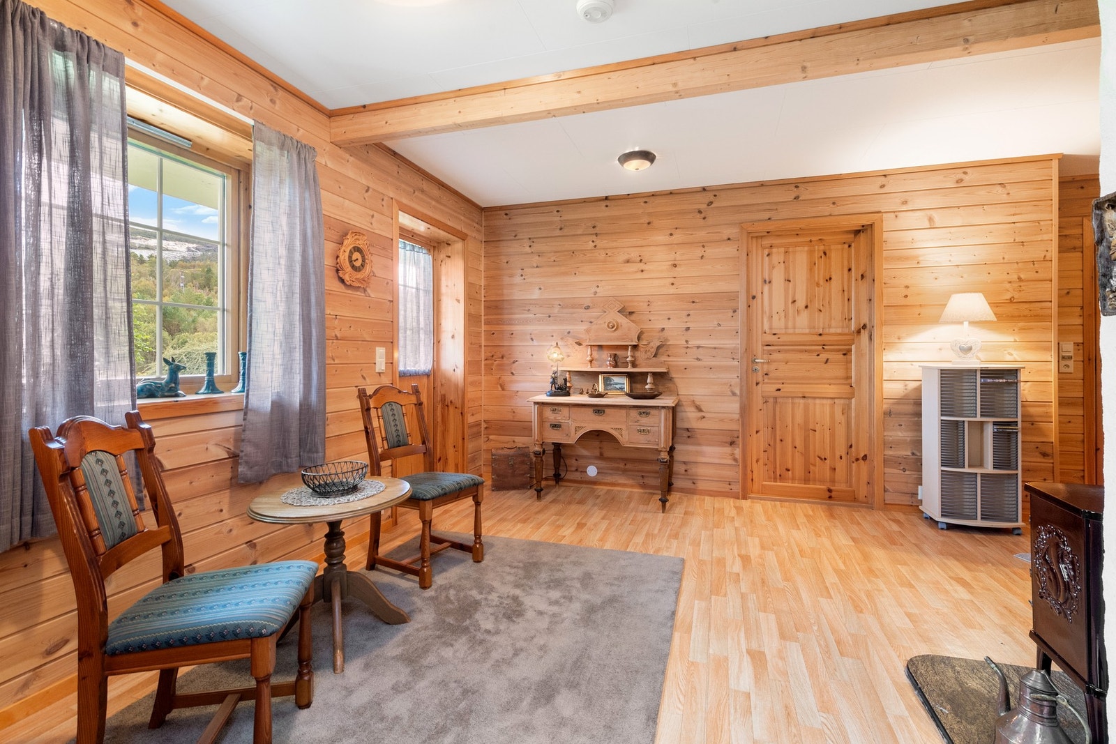 Egen sokkeletasje med stue Galleribilde