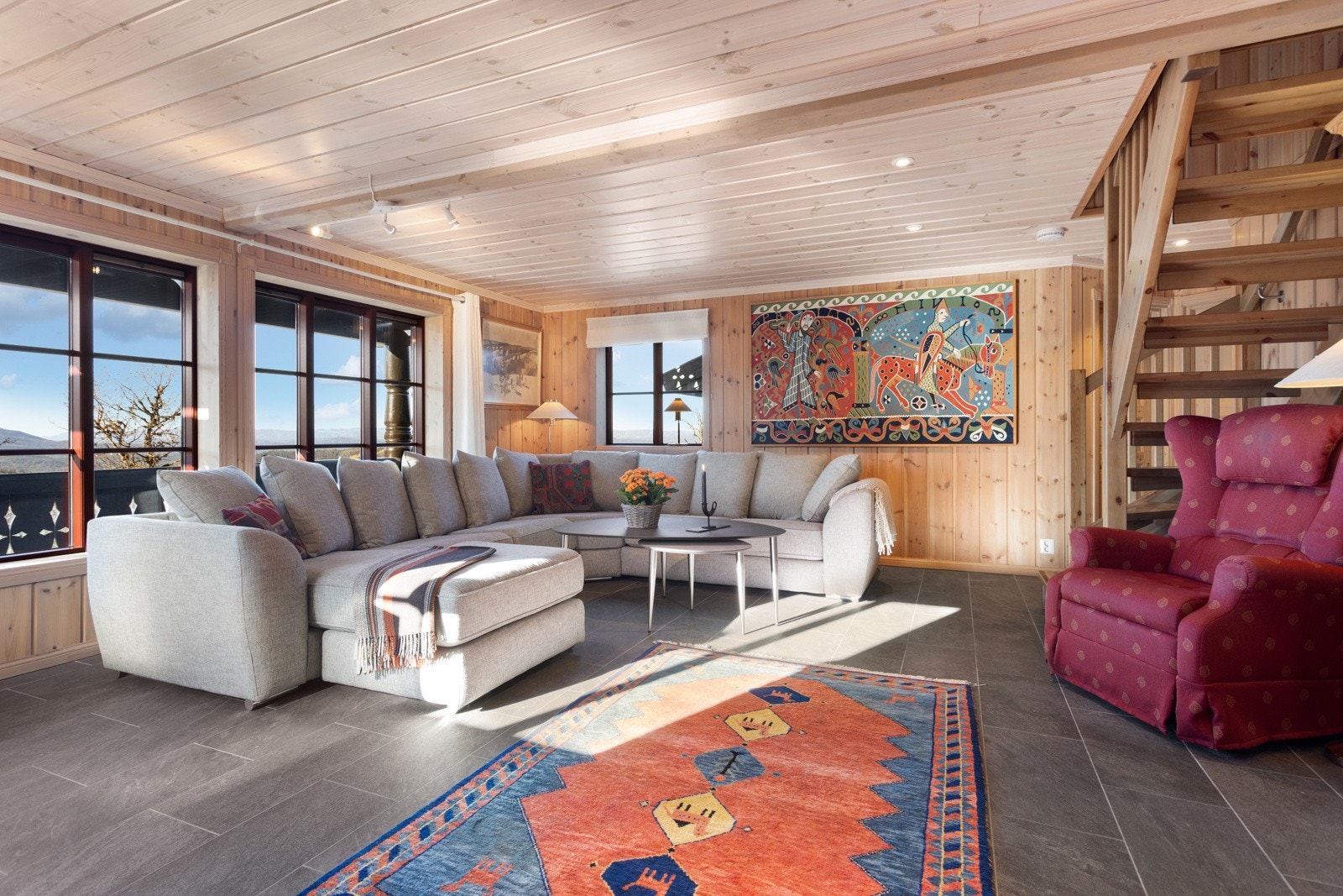 Panoramautsikt over fjelltoppene og ingen innsyn fra naboer Galleribilde