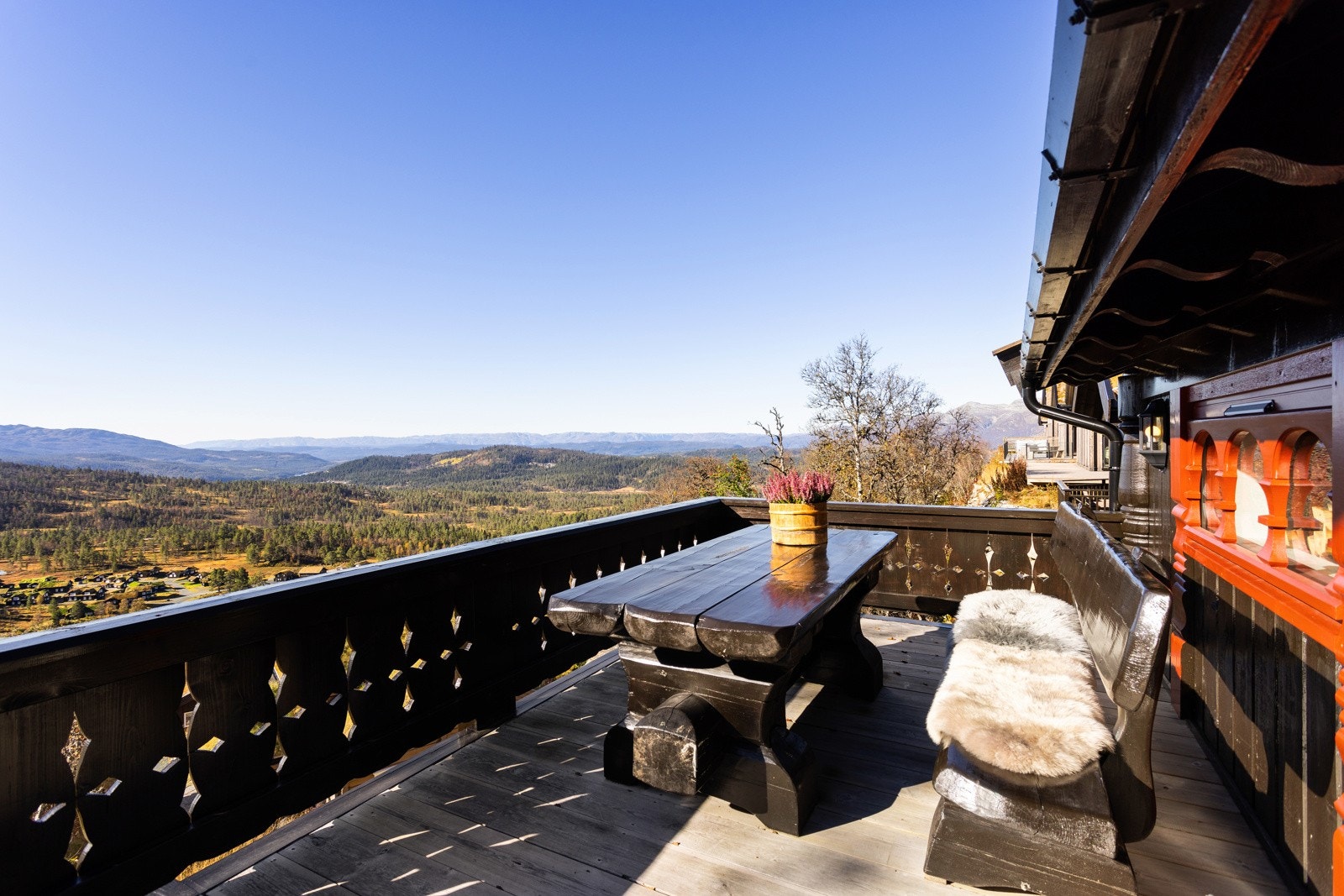 Sørvendt plassering med sol på terrassen fra tidlig morgen til sent på kveld Galleribilde