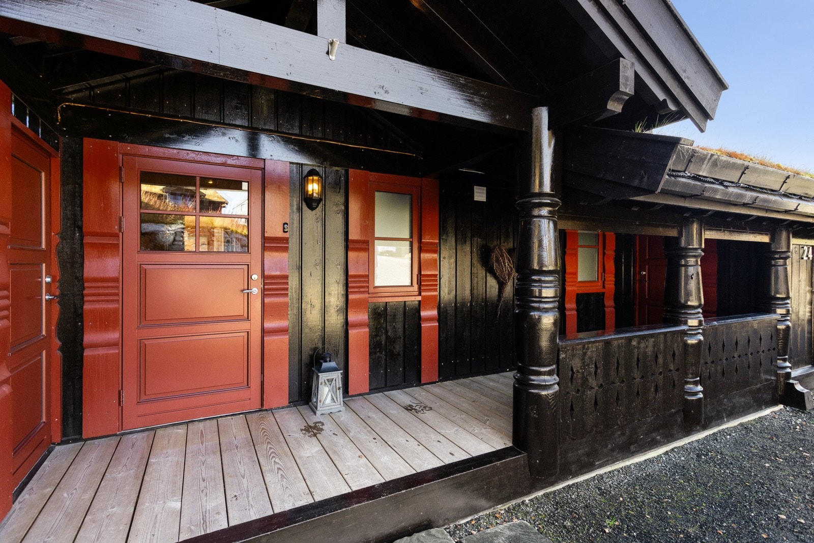 Staselig inngangsparti. Velkommen inn! Galleribilde