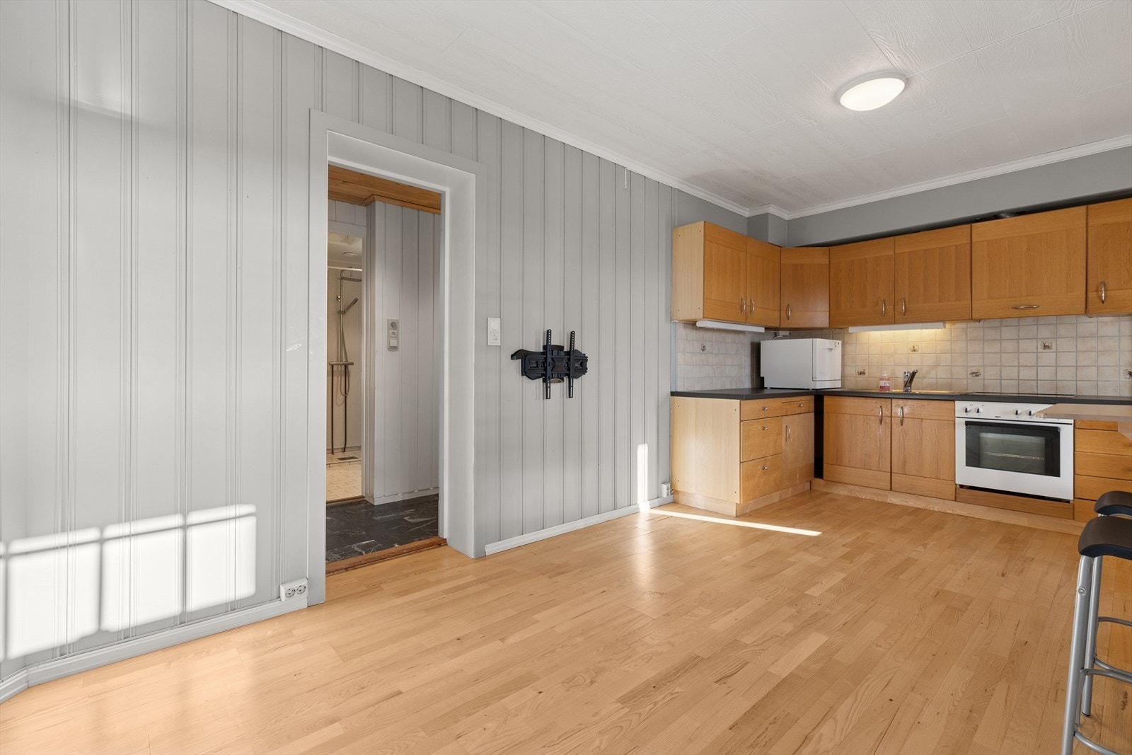 Hybel på 53 kvm med egen adkomst. Godkjent for utleie. Galleribilde