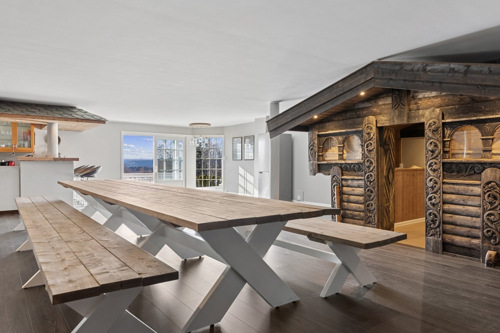 Her kan man samler familie og venner til sosialt samvær. Eget toalettrom i "hytta". Galleribilde