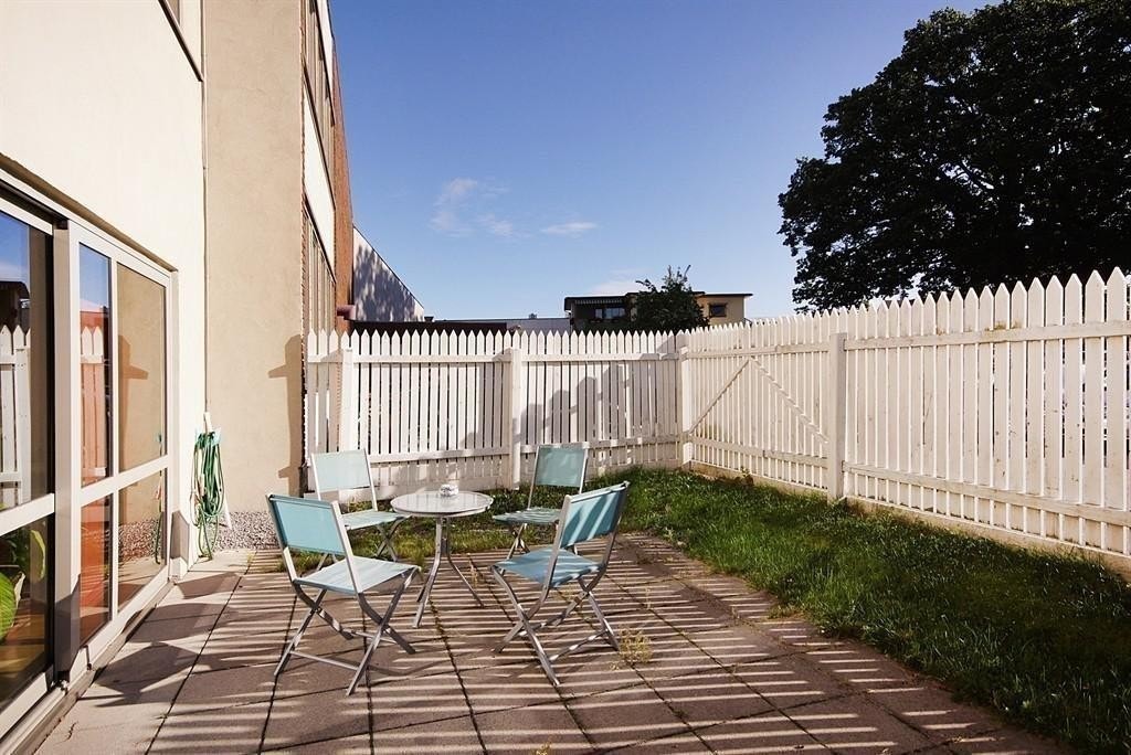 Uteplass i bakgården Galleribilde