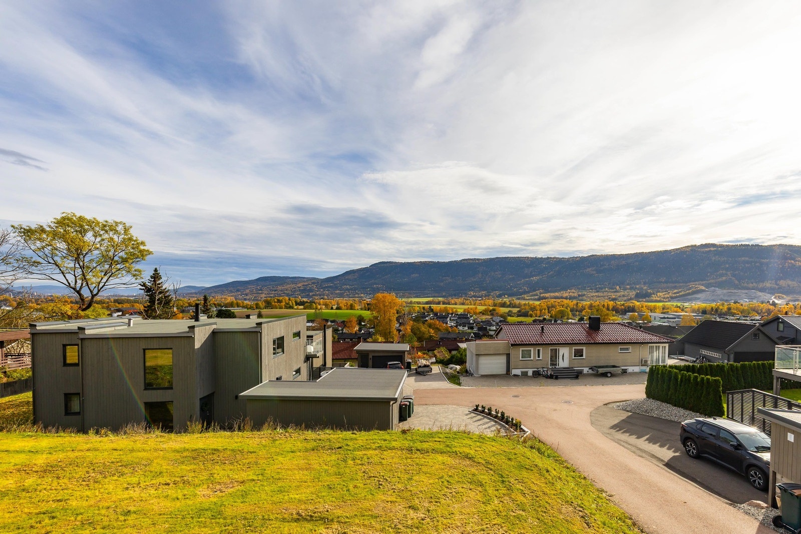 Det er vidstrakt utsikt fra balkongen Galleribilde