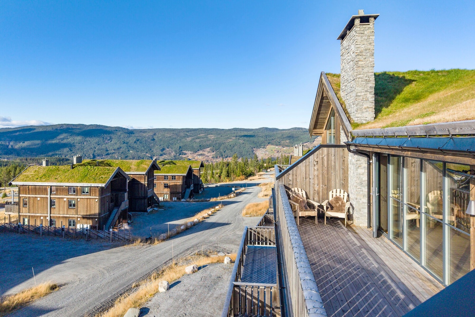 Leiligheten ligger på toppen av bygget, noe som gjør at du kommer høyt opp og får flott utsikt. Galleribilde