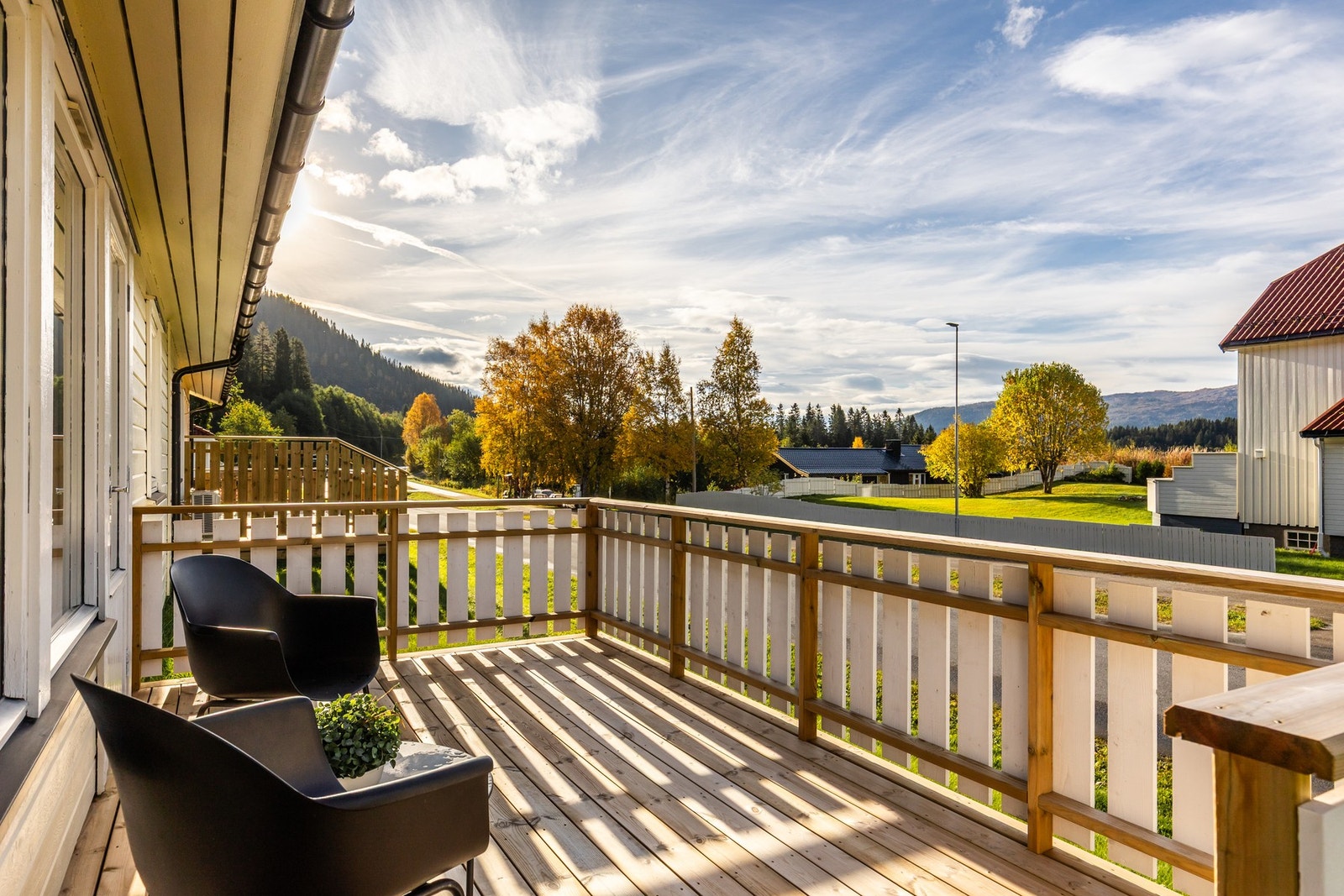 Terrassen er på ca. 10 m2 Galleribilde