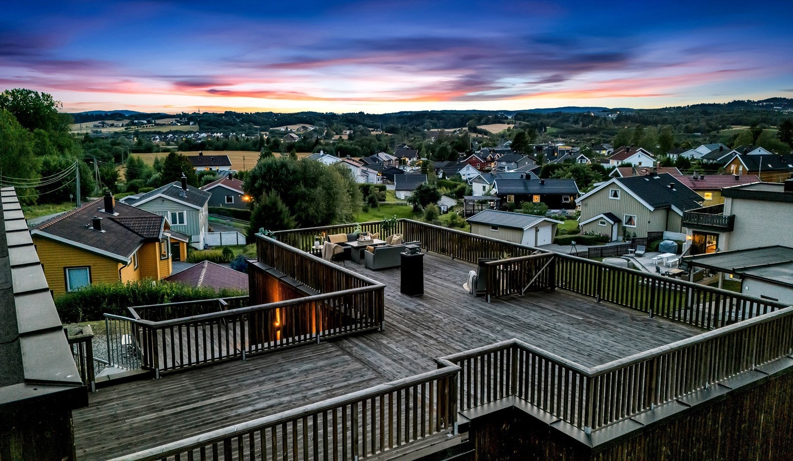 Privat takterrasse med mektig sol- & utsiktsforhold. Galleribilde