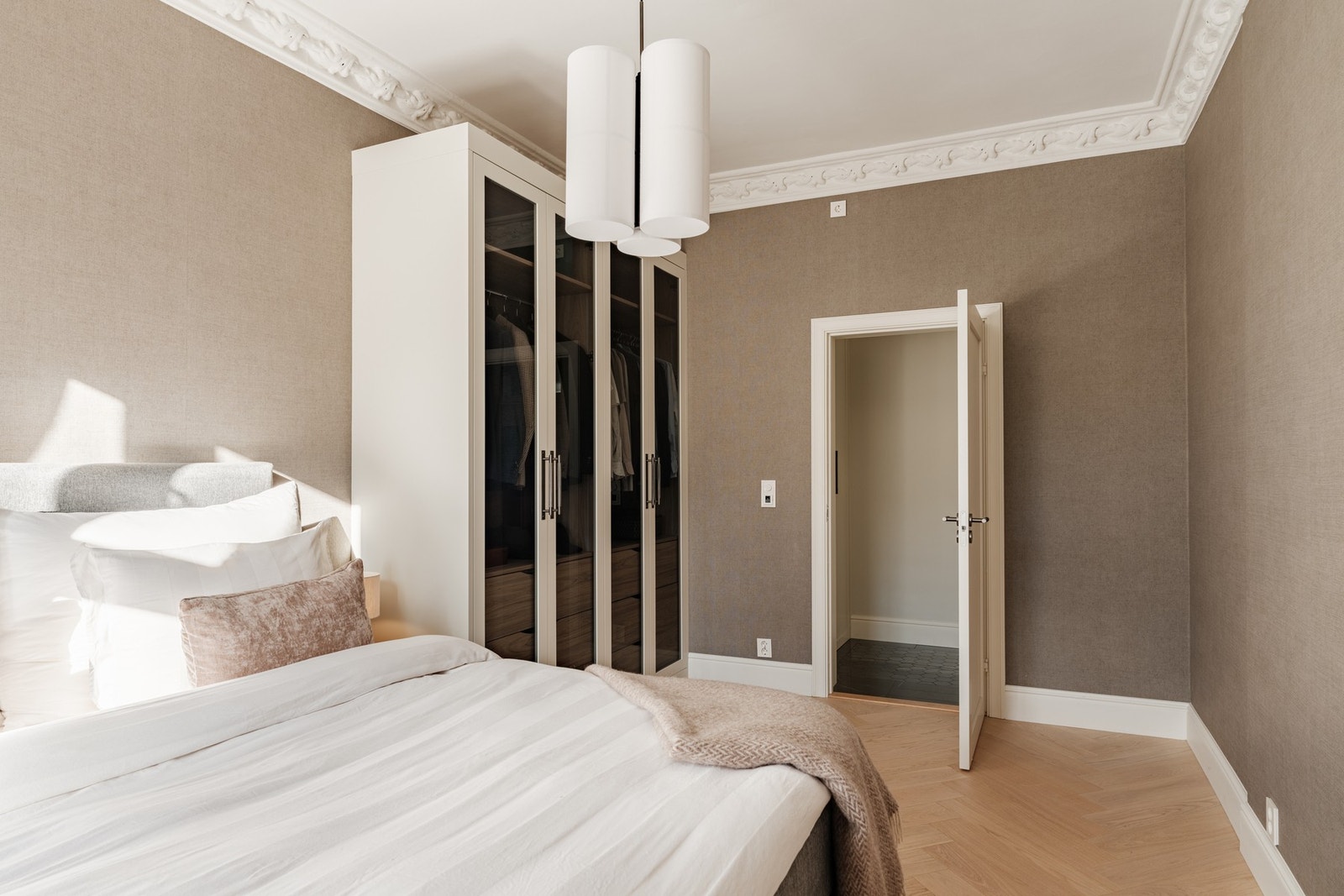 Praktiske og elegante garderobeløsninger. Galleribilde