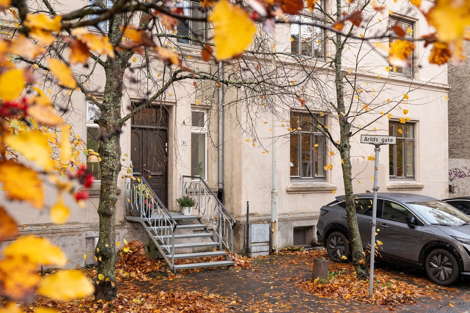 Samtidig oppleves det som en levende bydel med en sammensatt befolkning i alle aldre. Mye av den eldre bebyggelsen er godt vedlikeholdt og står slik den var originalt. Det gir en pittoresk sjarme til nabolaget. Galleribilde