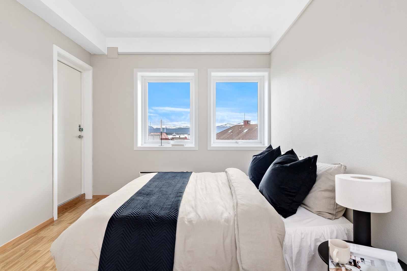 Leiligheten har et soverom med generøs størrelse. Galleribilde