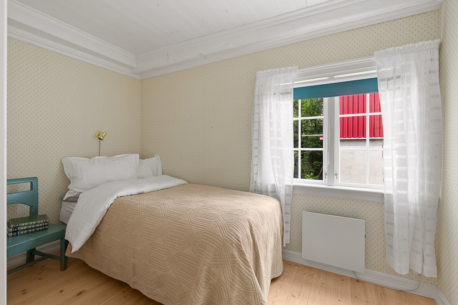 Soverom 3 er også av god størrelse med plassbygd garderobe Galleribilde