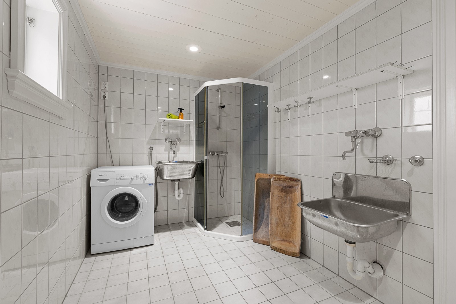 I 1. etasje er det et praktisk vaskerom Galleribilde