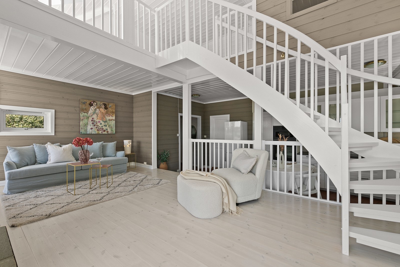 Trapp leder opp til hems Galleribilde