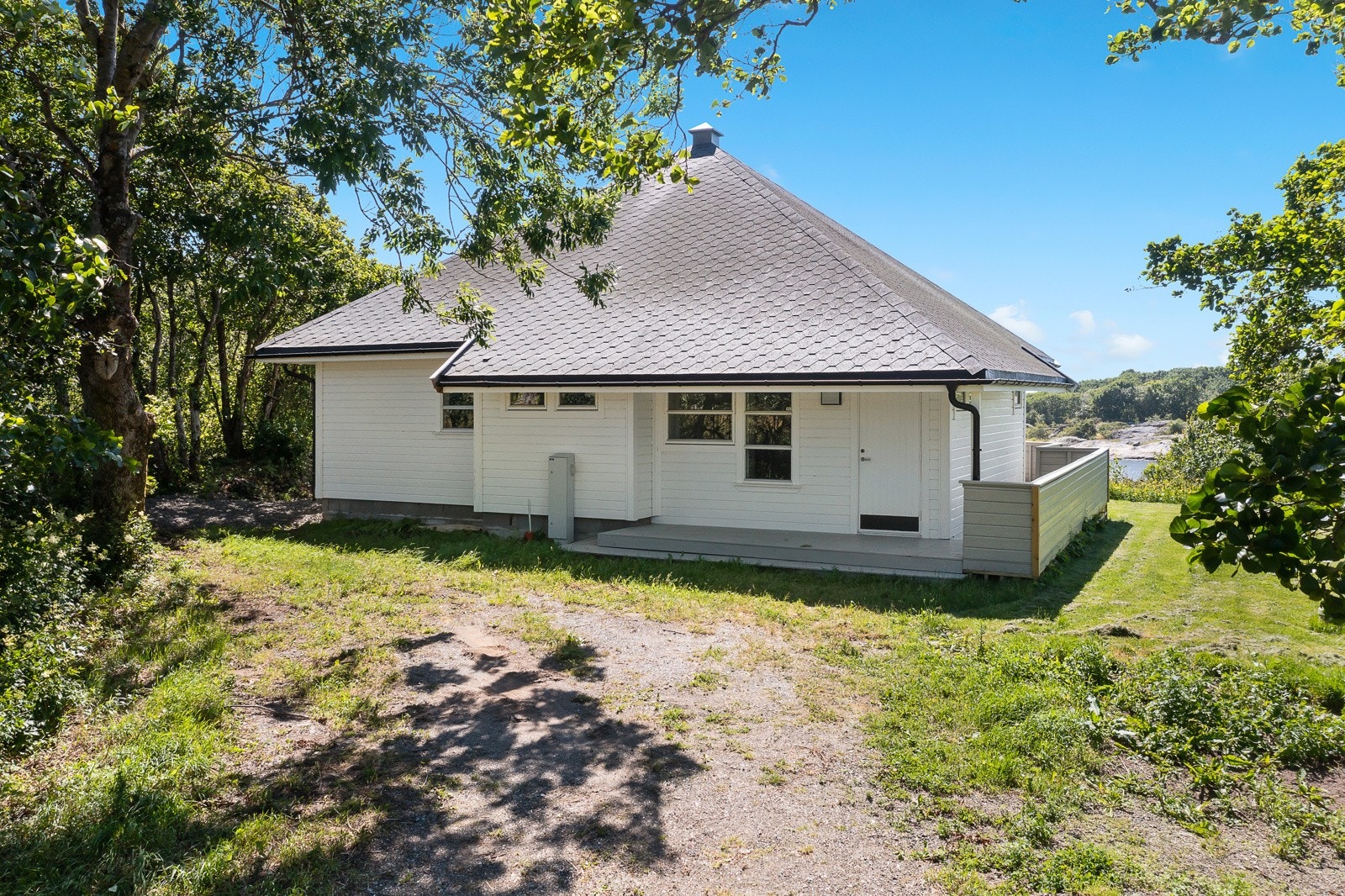 Det er parkering på tomta Galleribilde