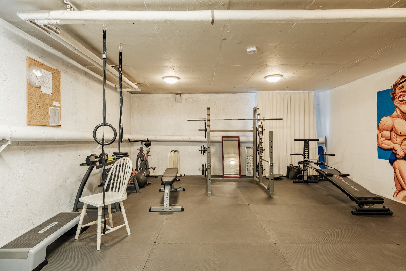 Felles treningsrom i kjelleren Galleribilde