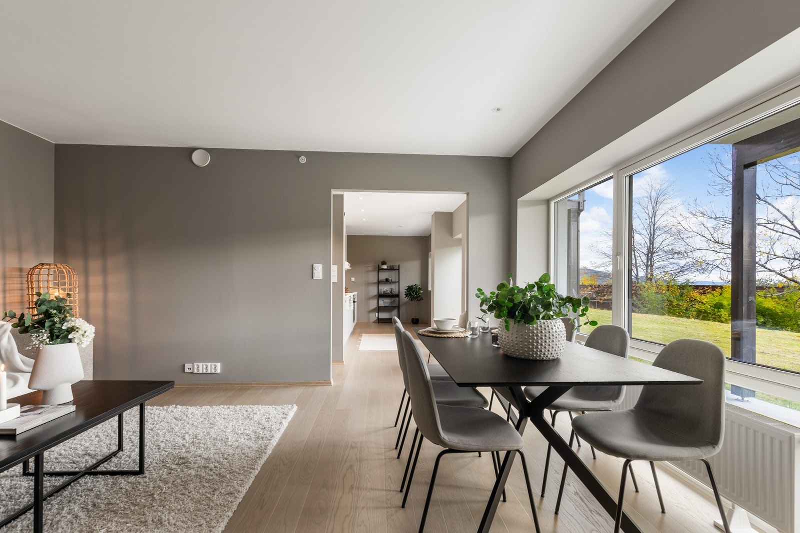 Spiseplassen ligger i tilknytning til kjøkkenet. Galleribilde