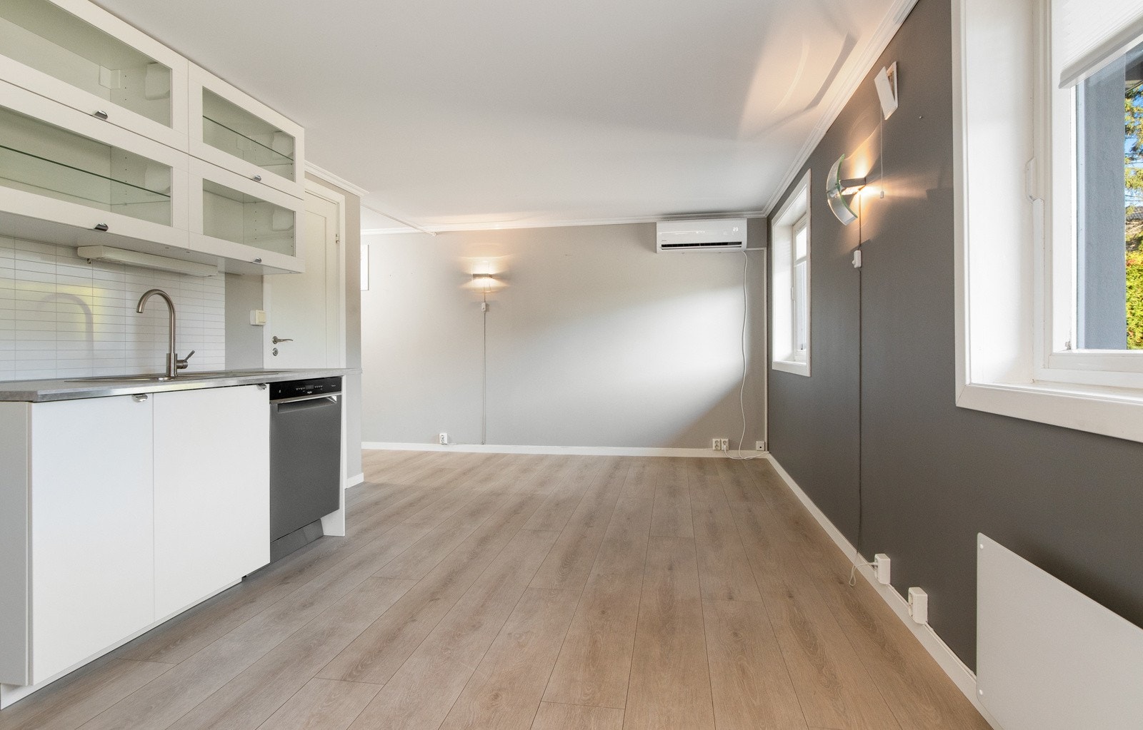 Deler av underetasjen er innredet med en koselig utleiedel som ble pusset opp i 2015. Galleribilde