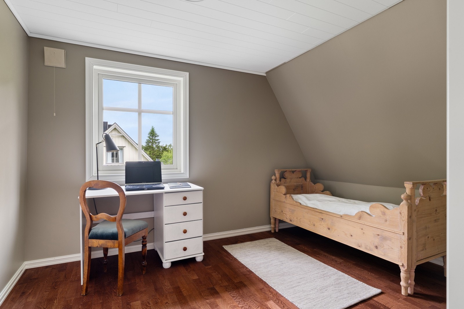 Soverom på ca. 9,5 kvm Galleribilde