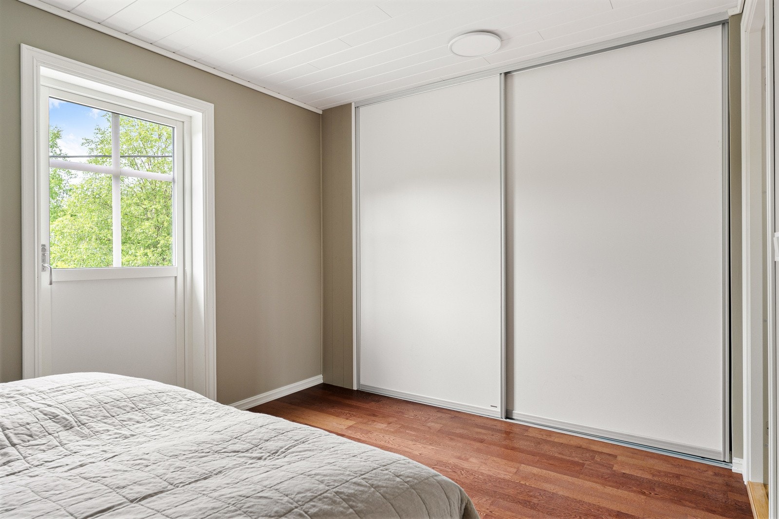 Soverommet er på ca. 13,5 kvm Galleribilde